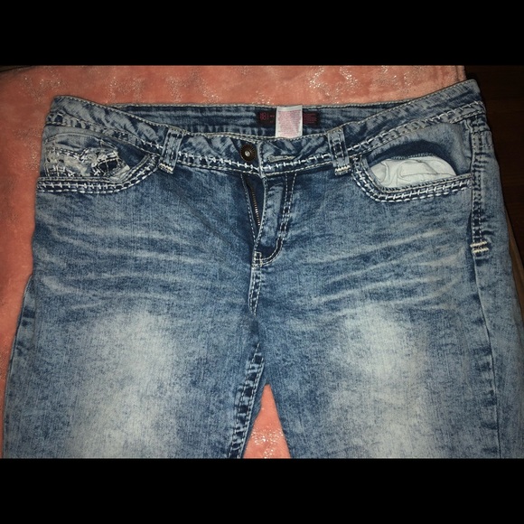 Wide leg jean capris